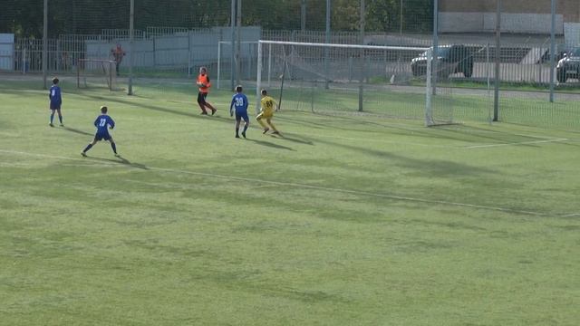 01.10.2015 "Школа Мяча" - "МВА" команды 2002 г.р. (1 тайм окончание) смотреть онлайн