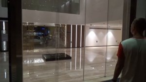 Вечерний Дадунхай. Город призрачного веселья. Пробрались в дорогой отель