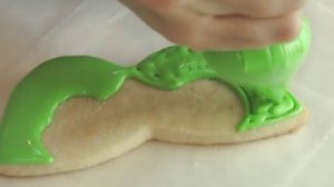 How To Decorate Mardi Gras Mask Cookies with Royal Icing