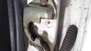 Регулировка дверных замков.