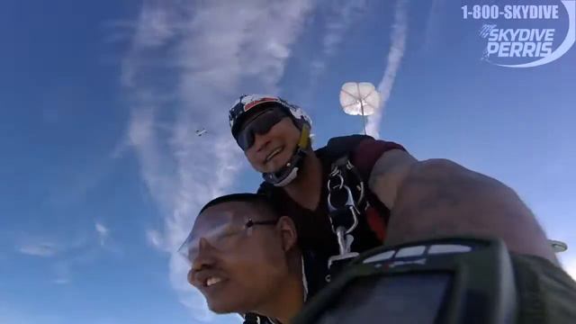 Rouny's First Skydiving Experience, 2019 смотреть онлайн