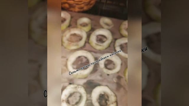 Фаршированные кабачки со сметаной и сыром??? #рецепты #кабачкисфаршем #кабачкирецепты #кабачок