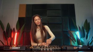 XeniaDiamond - Live @  in the studio DJ Community