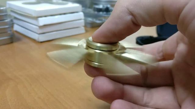 Спиннер "Gold Bullet" смотреть онлайн