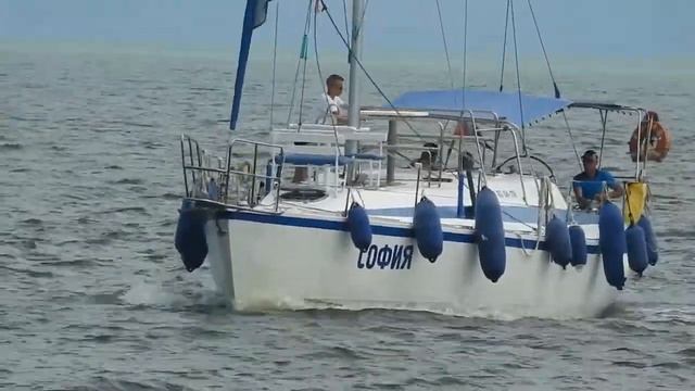 Крым .Керчь набережная морские развлечения.Туристы. смотреть онлайн