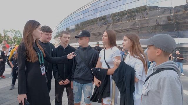 Общаемся с болельщиками на ярком матче с Белшиной