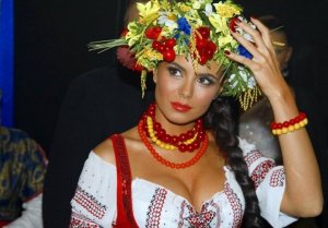 Бандеровка на пенсии качает права.