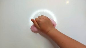 КАК СДЕЛАТЬ СЛАЙМ ИЗ ПЛАСТИЛИНА  ВОДЫ И КРАХМАЛА / ПРОВЕРЯЮ СТРАННЫЕ РЕЦЕПТЫ СЛАЙМОВ ОТ ПОДПИСЧИКОВ