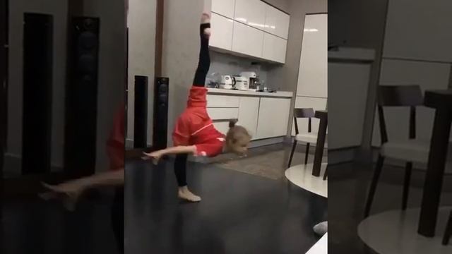 Кристина Шмидт художественная гимнастика // Kristya Shmidt gymnastics