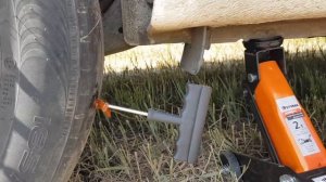 Как заклеить бескамерную шину жгутом не снимая колеса смотри до конца