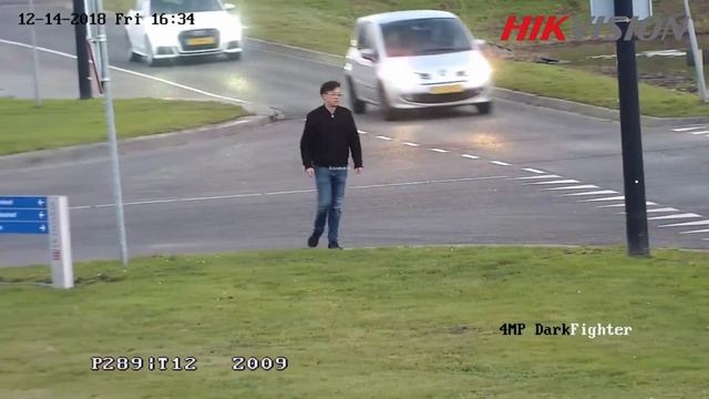 Hikvision Explains - 4MP DarkFighter 8" PTZ Camera смотреть онлайн