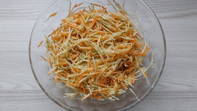 Два вкусных салата из кольраби без майонеза.Салаты ПП. Salat mit Kohlrabi смотреть онлайн