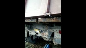 Продолжаю ремонт самосвального кузова KAMAZ. Подогнал борт к кузову.