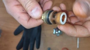 Как починить керамическую кранбуксу на смесителе SWES? ч1. полное видео по ссылке в описании ?