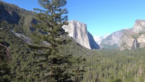 "Золотой водопад" в национальном парке Йосемити (Golden falls in Yosemite)