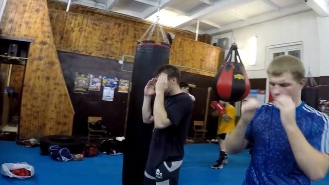 Тема удары локтями: джеб + локоть часть 3 новички (тайский бокс) смотреть онлайн