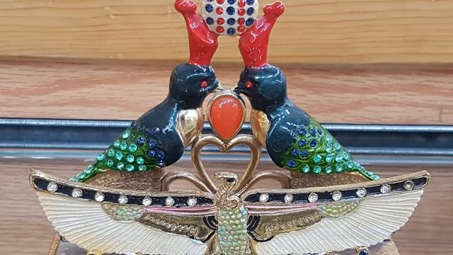 Ритуал - онлайн от одиночества на пару птиц в Рождество.  К Иисусу.