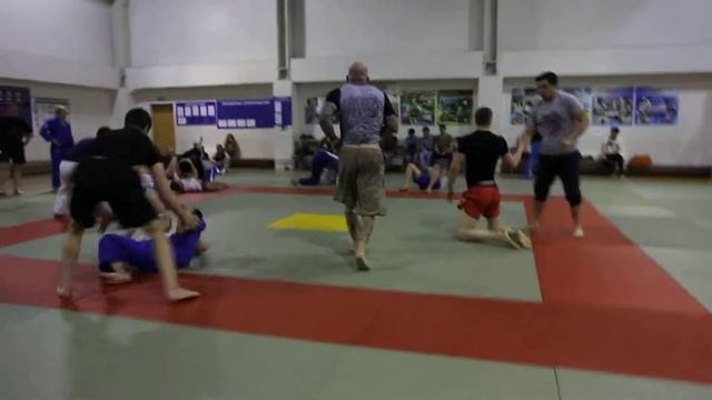 MVI 3257 РУССКИЕ ДЕВУШКИ ЗАЛАМЫВАЮТ ДЖЕФФА МОНСОНА смотреть онлайн