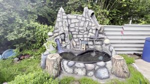 Артбетон в розах  мастер  Дед  77 лет из  города Тулы.