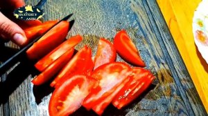 ТАКОЙ САЛАТ СЬЕДАЕТСЯ ПОДЧИСТУЮ! ТЕПЛЫЙ САЛАТ ИЗ ФУНЧОЗЫ С МЯСОМ И ОВОЩАМИ..mp4