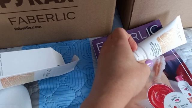 Косметика для дома, парфюмерия, ухаживающие средства для лица, и даже кофе и кетчуп в Фаберлик. смотреть онлайн