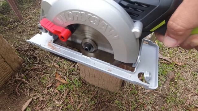 WORX WU 533 Circular Saw Simple Test potong kayu buruk смотреть онлайн