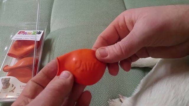 Обувь для собак Pawz спасает от реагентов, соли и грязи. смотреть онлайн