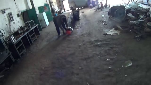 Началось в колхозе утро 4/2. Готовим помпы к опрыскиванию озимых. Немного "Крокодил трофи". смотреть онлайн