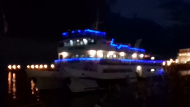 Крутой Караоке Party Bus в  Сочи. Морской порт Сочи. Теплоход "Дагомыс".