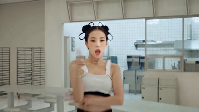 MEOVV-MEOW K-pop смотреть онлайн