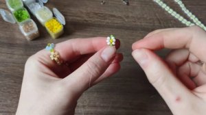 Нежный чокер из бисера с ромашками на леске без иглы