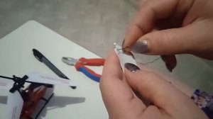 Ремонт лопасти игрушечного вертолета