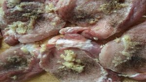 Свиные отбивные с сыром