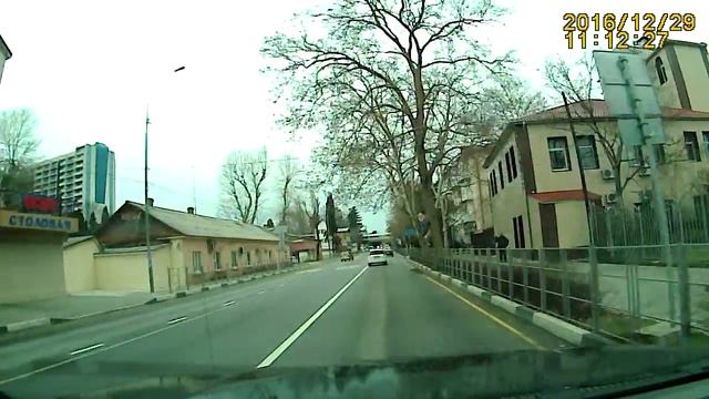 Лазаревские водители отжигают ))))))) смотреть онлайн