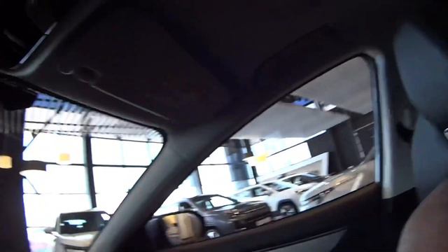 ЗАЕХАЛ В САЛОН МОСКВИЧ смотреть онлайн