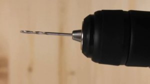 Тест шуруповерта BCD701 - биение патрона