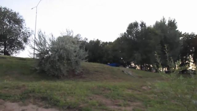 Фонтан на озере в парке Победы смотреть онлайн