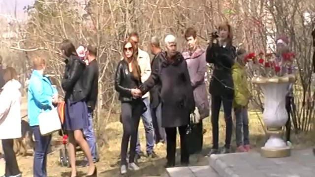 Нет в России семьи такой.где б не памятен был свой Герой! смотреть онлайн