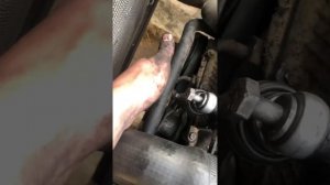 Как натянуть ремень генератора М51Д25 и не сломать кронштейн натяжителя