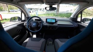 электромобиль BMW i3 2022 года.webm