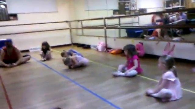 Elena Dance Class Stretching смотреть онлайн