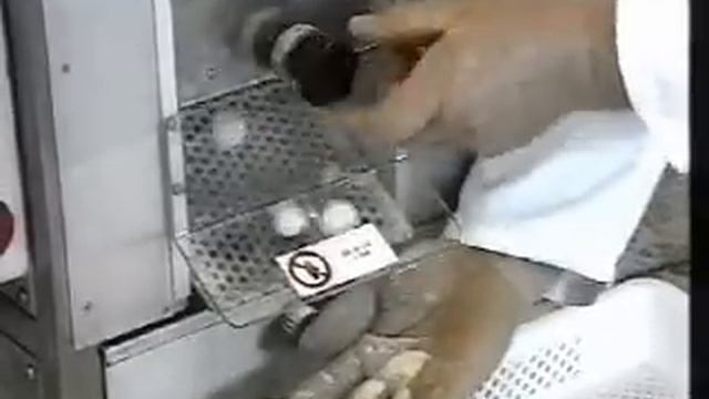 Станок для производства клёцок с 3 отверстиями мод. GN/3N смотреть онлайн