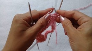 Простой узор УЗЕЛКИ по кругу спицами