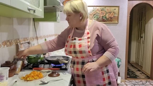 Печёночный паштет. Салат с курицы. Вермишель. Жареная печёнка смотреть онлайн