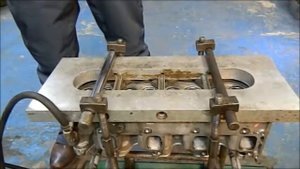Процесс опрессовки ГБЦ Toyota 2С 3С