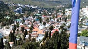 КРЫМ  ГУРЗУФ  ФЛАГ РОССИИ НАД АРТЕКОМ  ГОДОВЩИНА ВОССОЕДИНЕНИЯ