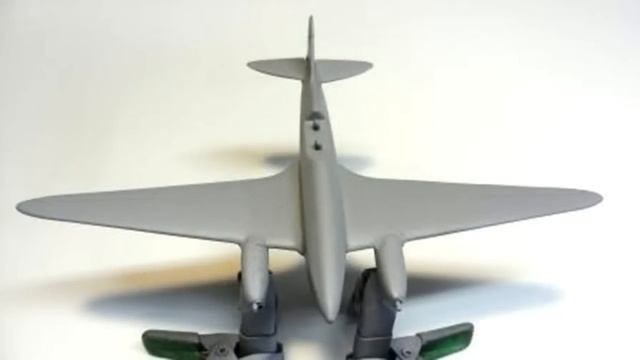 De Havilland DH.88 "Black Magic" Comet 1:72 Scale Airfix A01013 -Model Kit Build & Review смотреть онлайн