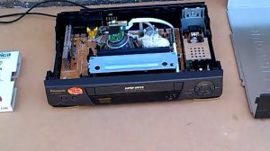 Разборка видеомагнитофона Panasonic Super Drive