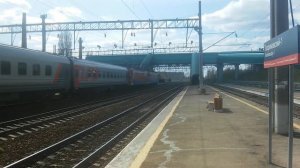 Два ЭП1 083 и 195 с пассажирским составом