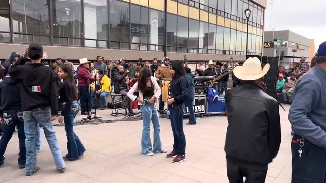 Así bailan las muchachas de Chihuahua #cumbiasampuezana смотреть онлайн